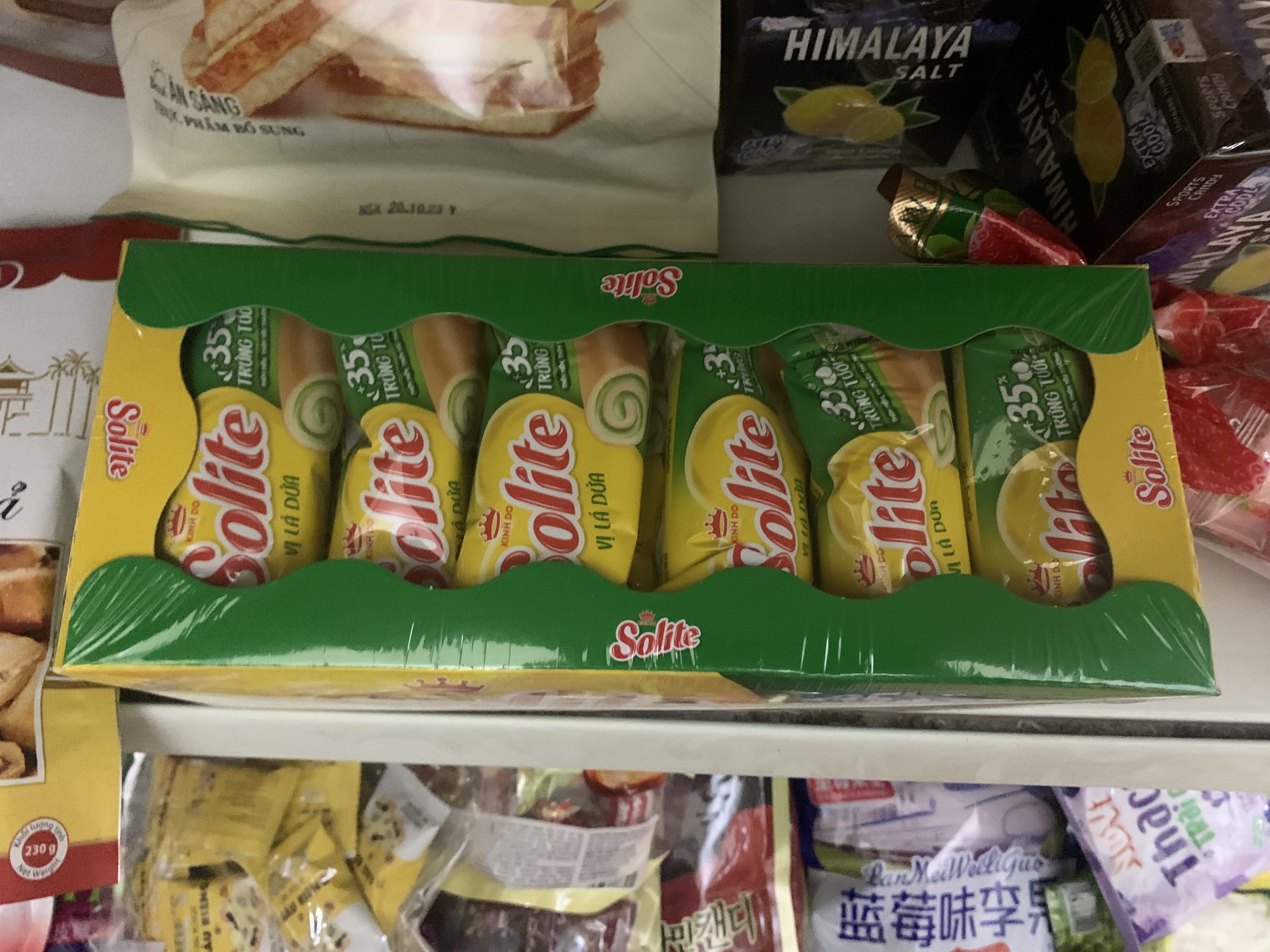 Bánh bông lan solite