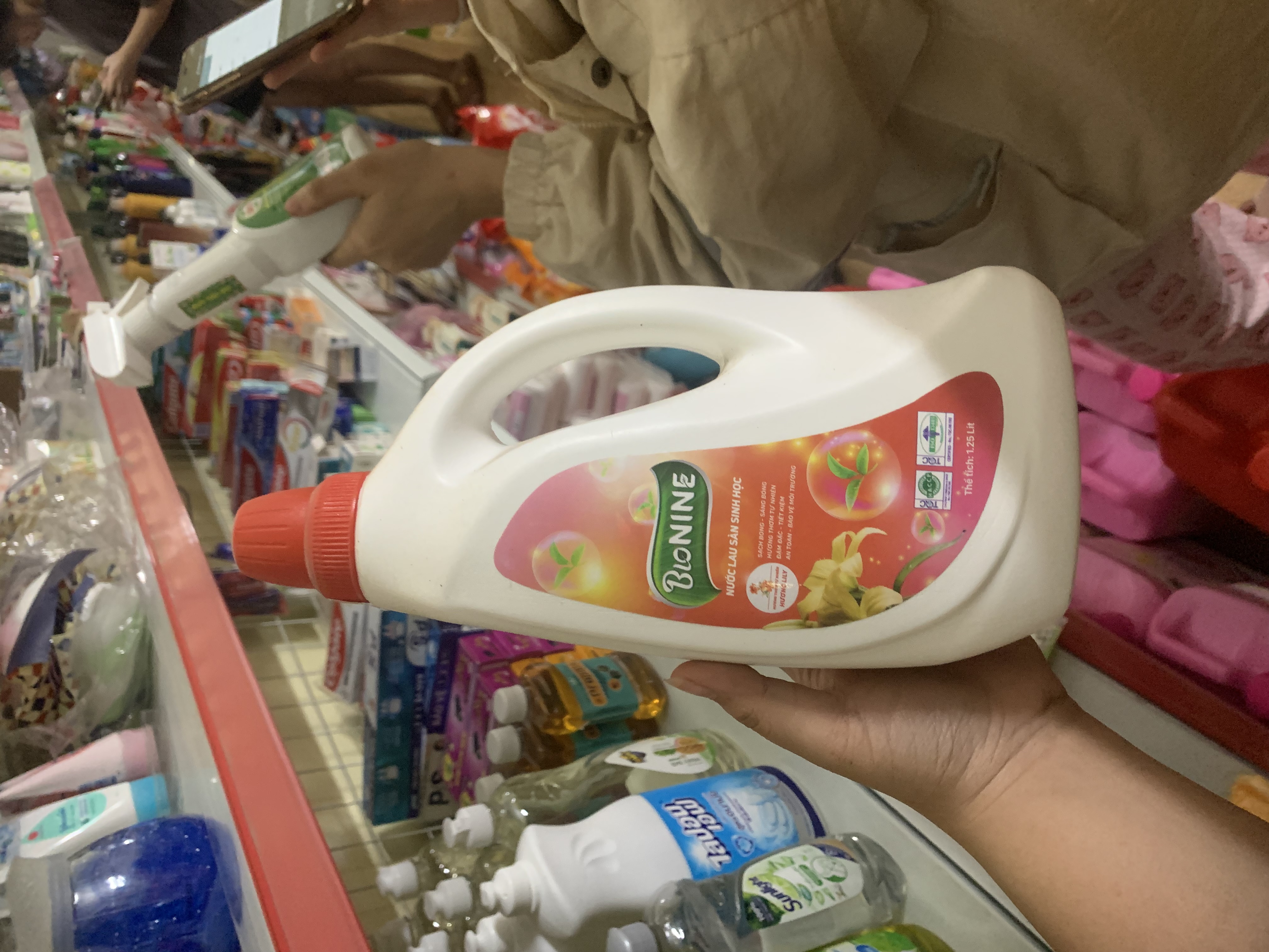 nước lau sàn sinh học sạch bong sáng bóng hương thơm tự nhiên đậm đặc tiết kiệm an toàn bảo vệ môi trường