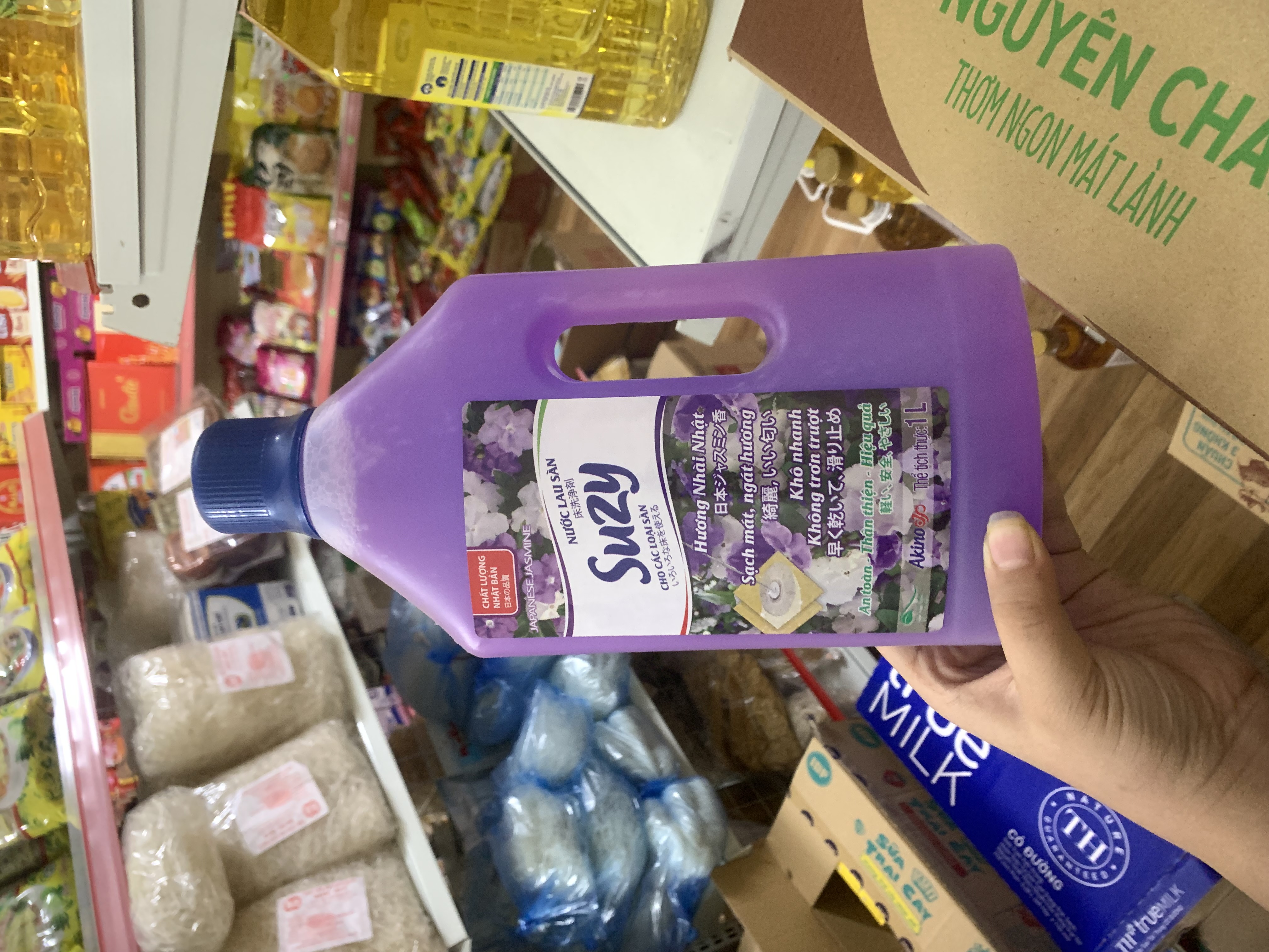 nước lau sàn Suzy hương nhài Nhật sạch mát nặng hương khô nhanh không chân trượt