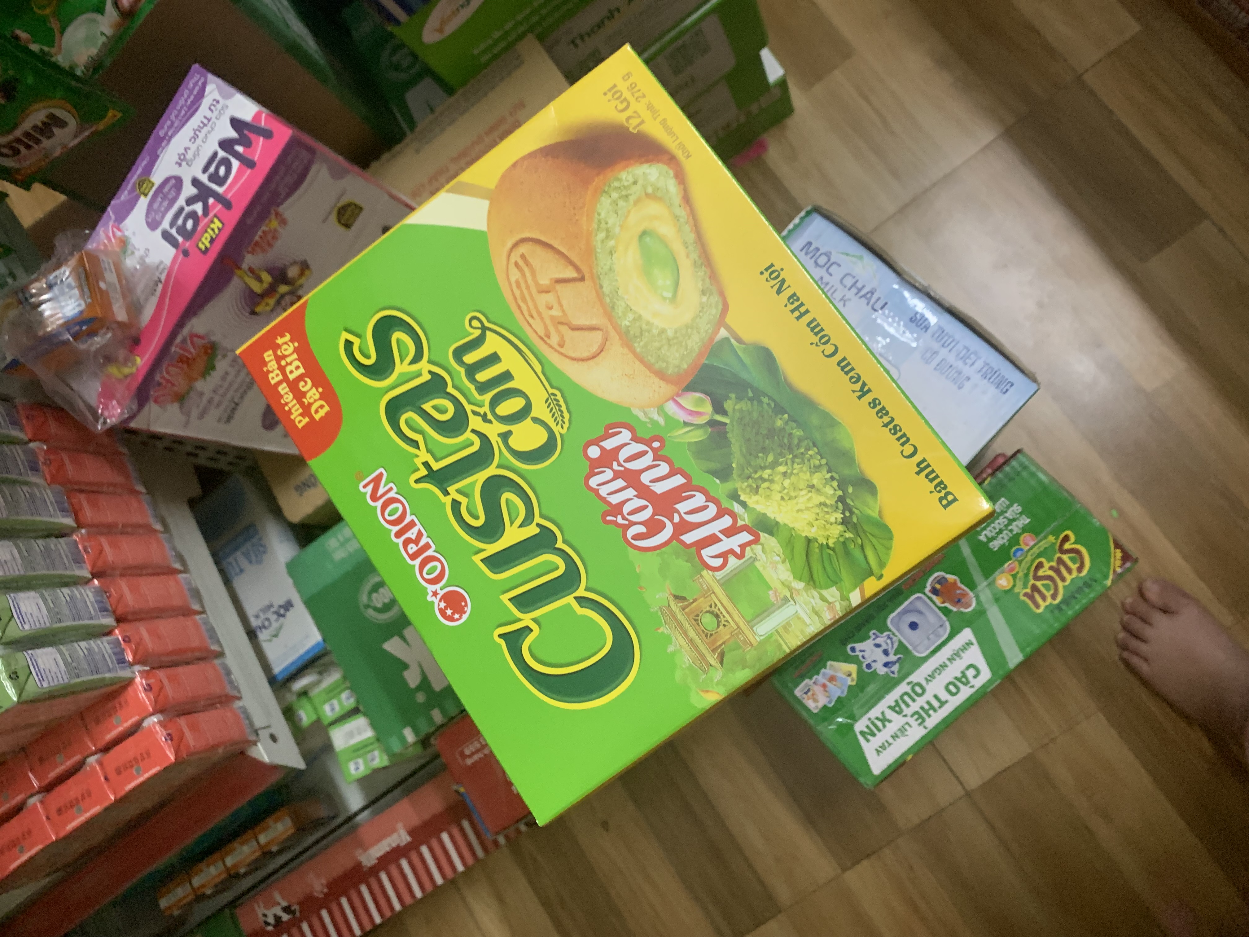 bánh bông lan custas vị cốm