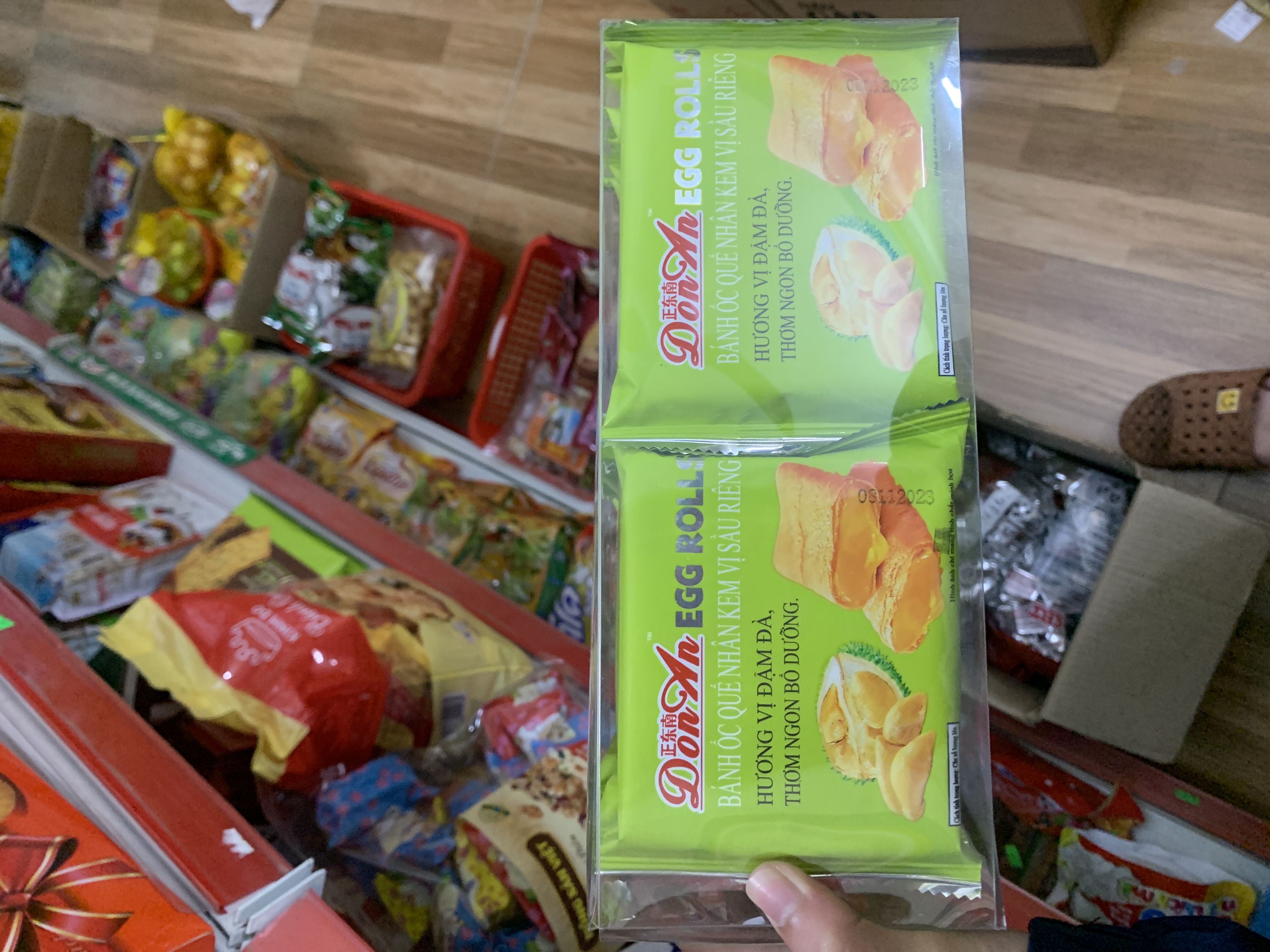 Bánh ốc quế kem vị sầu riêng